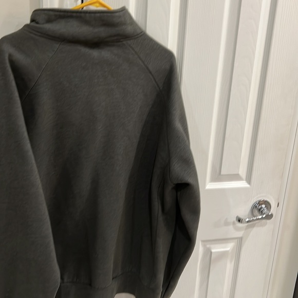 Slightly used Michigan turtleneck jacket - Picture 4 of 4